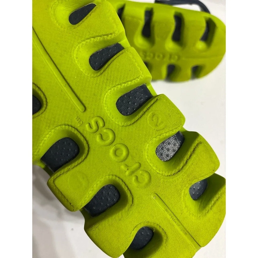 Crocs Unisex Duet Sport Clogs (size J2) Navy & Green